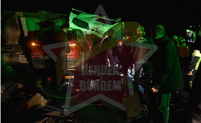 Hendek’te Kaza 2 Ölü 4 Yaralı