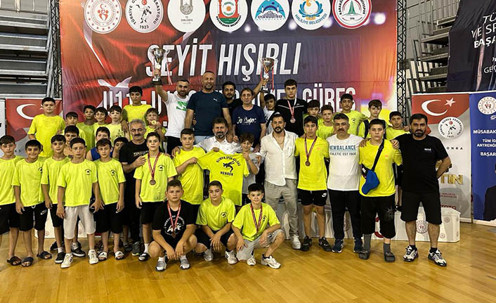 Hendek Olimpik Spor Kulübü Güreş Takımı Türkiye Şampiyonu