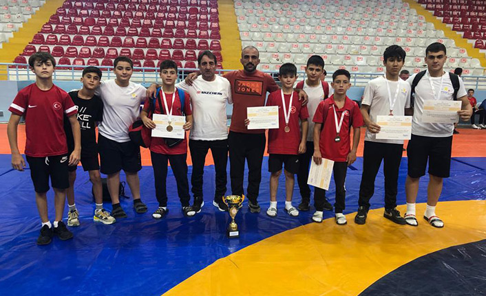Ana Lig Güreş Türkiye Şampiyonu Hendek Olimpik Spor Kulübü