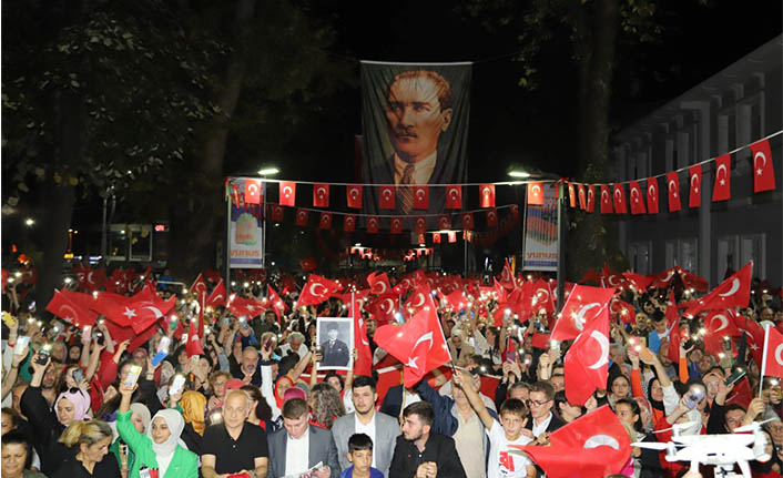 Cumhuriyetin 100. Yılında Hendek’te Fener Alayı Çoskusu