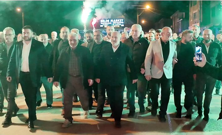 Püsküllü, Cumhur İttifakı İle Et ve Tırnak Gibiyiz