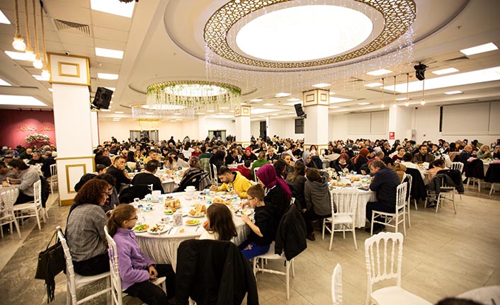 Başkan Babaoğlu Öğretmenlere 5 Yıllık Karnesini Sundu