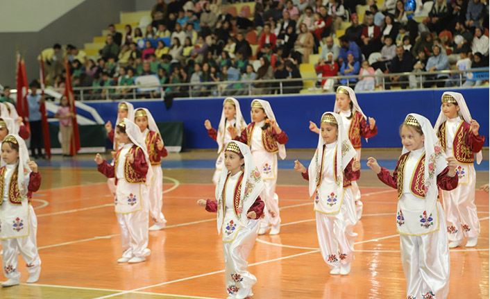 Hendek´te 23 Nisan Coşkusu