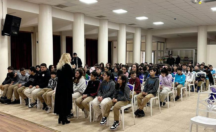 Hendek Şehit Mahmutbey Ortaokulunda Diyabet Ve Organ Bağışı Anlatıldı