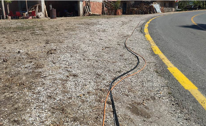 Telekom Kabloları Yerlerde