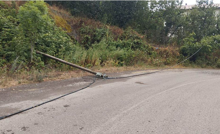 Telekom’un Ağaç Direkleri Kırılıyor