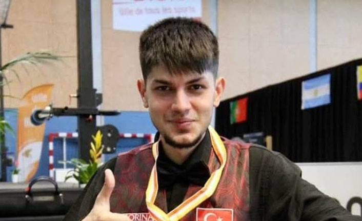 Seymen Özbaş Bilardo Gençler Dünya İkincisi Oldu