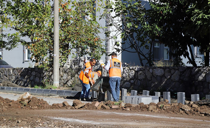 Yenimahalle’de 4 Sokakta Hummalı Çalışmalar Sürüyor