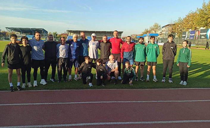 Hendek İlçemizden 16 Sporcu Kıtalararası İstanbul Maratonu’nda!