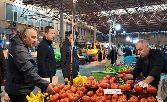 Zabıta Ekiplerinden Pazar Yerinde Yoğun Denetim