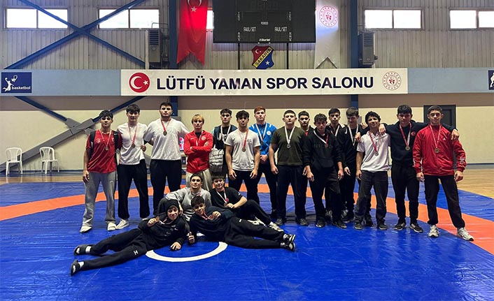 Akşemsettin M.T.A.L Güreşte İl Şampiyonu