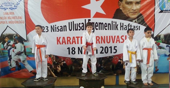 23 NİSAN ANMA TURNUVASI SAKARYA AKYAZI DA YAPILDI