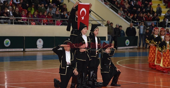 23 NİSAN YENİ SALONDA KUTLANDI