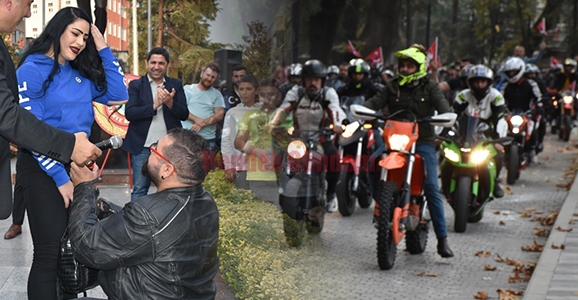 29 Ekim Coşkusu Sürpriz Teklifle Son Buldu