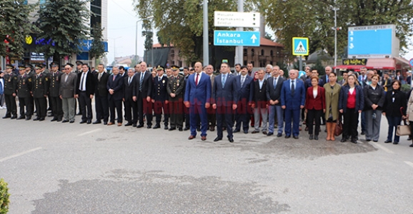 29 EKİM ETKİNLİKLERİ ÇELENK TÖRENİ İLE BAŞLADI