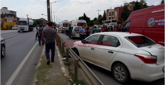 50 Metre Arayla İki Ayrı Kaza 8 Yaralı