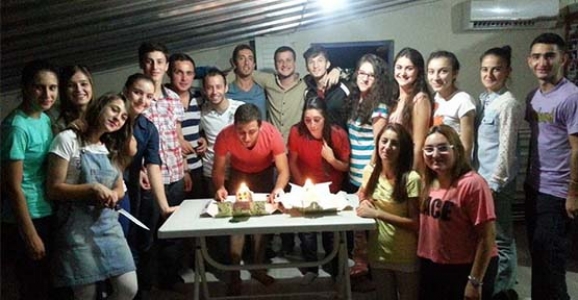 AÇIKYOL' A SÜPRİZ DOĞUM GÜNÜ