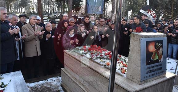 Ali Gaffar Okkan Mezarı Başında Dualarla Anıldı