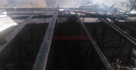 Ahşap Ev Tamamen Yandı