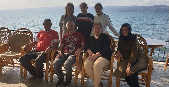 Ailelerden Milli Kampa moral ziyareti  