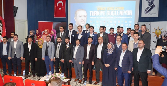 AK HENDEK GENÇLİĞİNDEN COŞKULU KONGRE