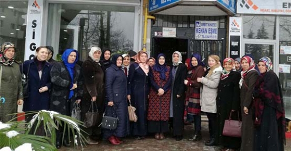 AK KADINLAR REFERANDUM STARTI VERDİ