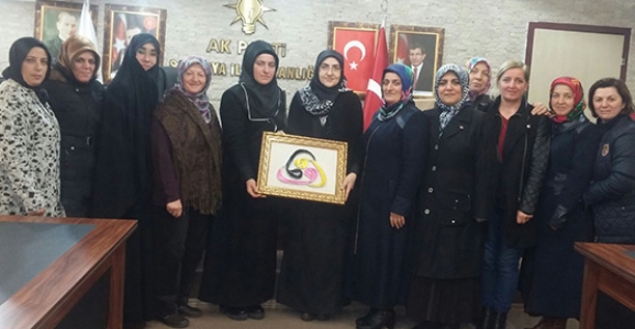 AK KADINLARDAN ZİYARET