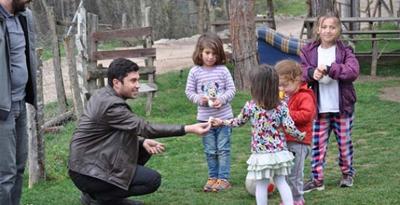 AK PARTİ GENÇLİK KOLLARINDAN 41 MAHALLEYE ÇIKARTMA