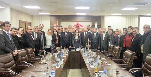 AK PARTİ İL TEŞKİLATI, BAKAN AYŞENUR İSLAM’I ZİYARET ETTİ