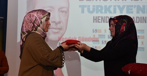 AK PARTİ KADIN KOLLARINDA YENİ BAŞKAN YILKIN OLDU