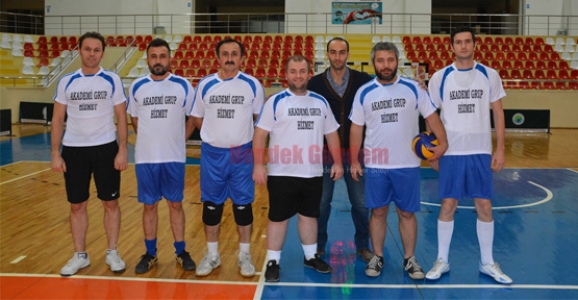 AKADEMİ, ÇAMLICA KOOPERATİFİNİ TEMİZLEDİ