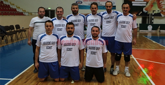 AKADEMİ TEMİZLİĞE DEVAM EDİYOR