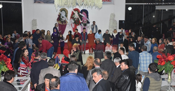 Akrabalar Gecede Buluştu