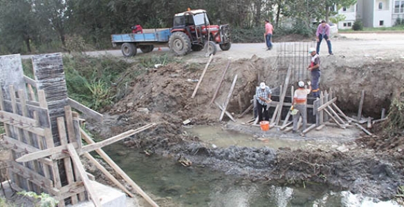  AKYAZI BELEDİYESİNDEN AKYAZI'YA İKİ YENİ KÖPRÜ