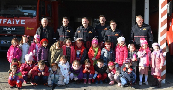 ANAOKULU ÖĞRENCİLERİ İTFAİYEYİ GEZDİ