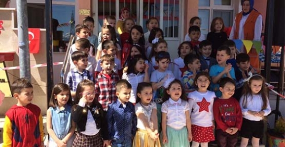 ANAOKULU ÖĞRENCİLERİNDEN 23 NİSAN COŞKUSU