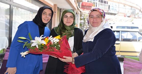 ANNE SEVGİSİ SEVGİLERİN EN KIYMETLİSİDİR