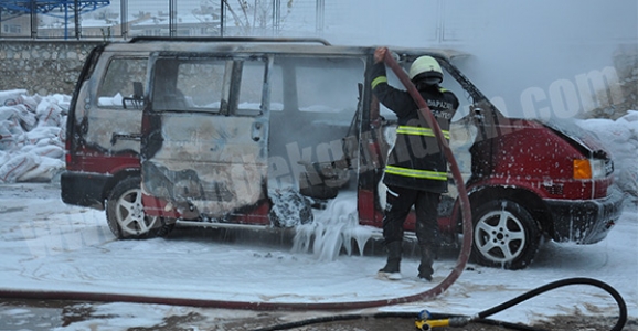 ARAÇ YANARAK KULLANILAMAZ HALE GELDİ