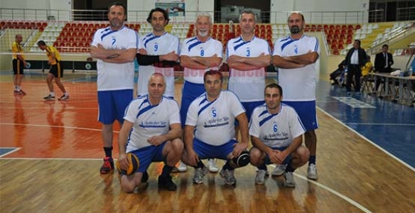 ATABEYLER, DAIKIN’A VOLEYBOL DERSİ VERDİ