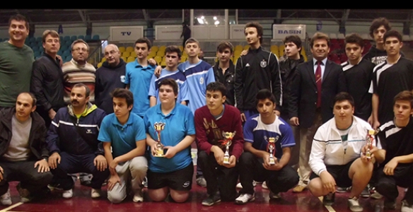 ATİKE HANIM ANADOLU LİSESİ KUPA İLE DÖNDÜ