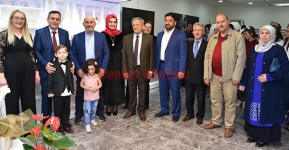 AYLA ERDAL’DAN AÇILIŞ VE DEFİLE