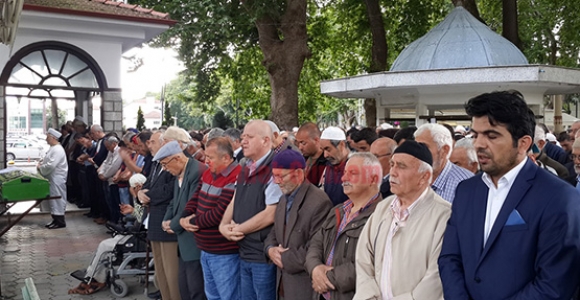 AYŞE TEYZE SON YOLCULUĞUNA UĞURLANDI