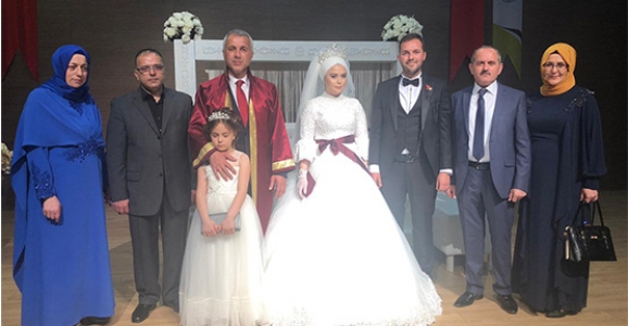 Babaoğlu İlk Nikahını Kıydı