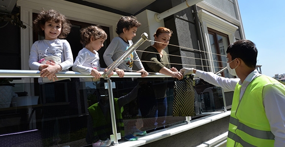 Babaoğlu Miniklerin Yüzünü Güldürdü