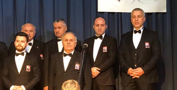 Babaoğlu Sahneye Çıktı