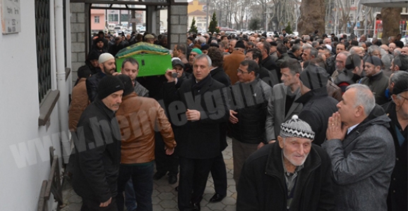 BABAOĞLU’NUN DAYISI ORHAN TEMİZ DUALARLA UĞURLANDI