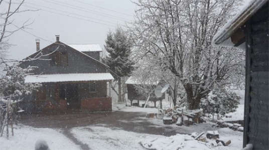 BAHAR GELDİ DERKEN KAR YENİDEN BAŞLADI