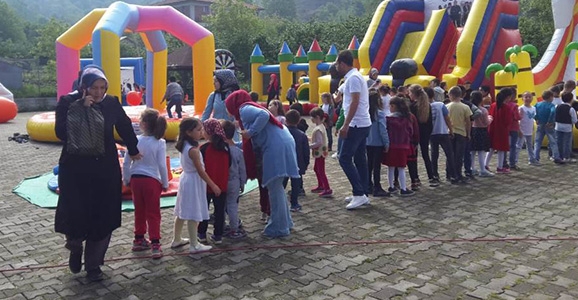 Bahar Şenliğinde Renkli Görüntüler