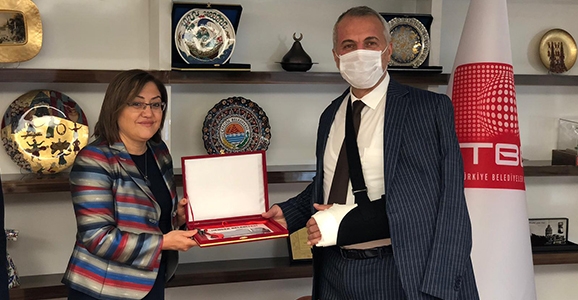 Babaoğlu Hibe Aracı Fatma Şahin’den Teslim Aldı