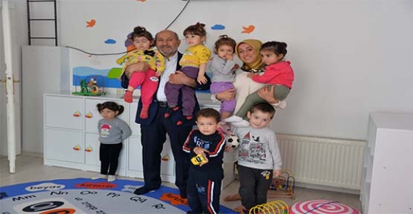 BAŞKAN PÜSKÜLLÜ MİNİKLERİ ZİYARET ETTİ